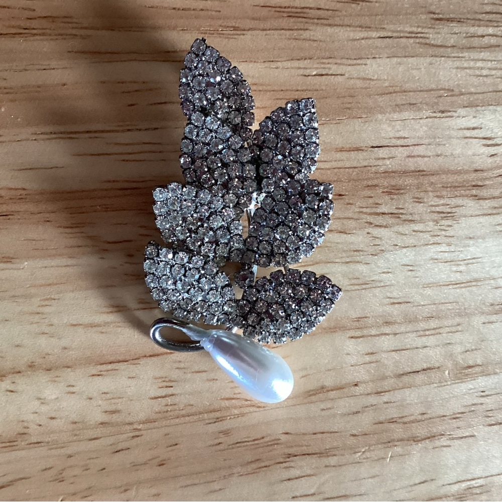 Silver Tone Rhinestone and Pearl Leaf Brooch